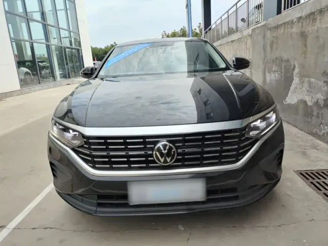 Volkswagen Passat — Фото автомобиля 2