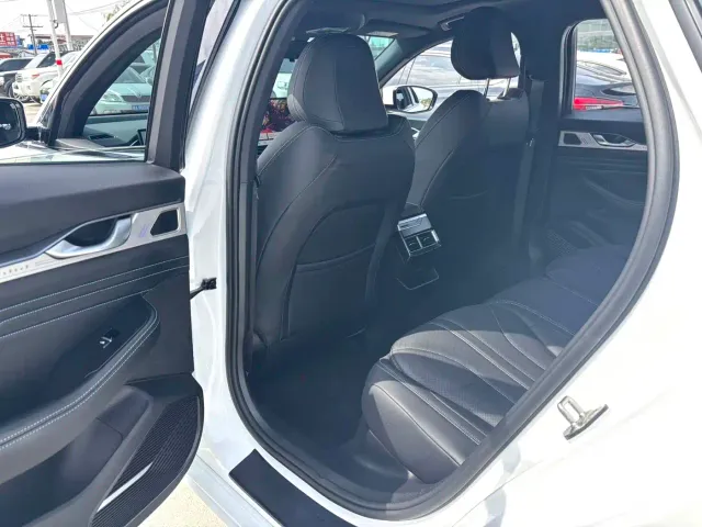 Geely Xingrui — Фото автомобиля 4