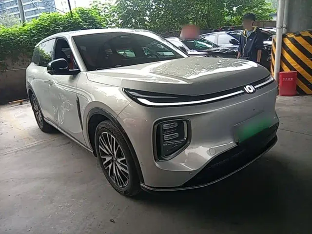 Changan Qiyuan Q07 — Фото автомобиля 3