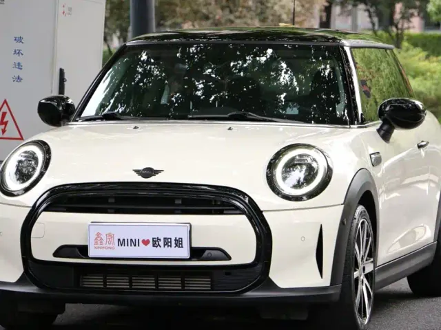 MINI Hatch — Фото автомобиля 2