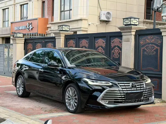 Toyota Avalon 2024 Hybrid 2.0L Luxury Edition — Фото автомобиля 3