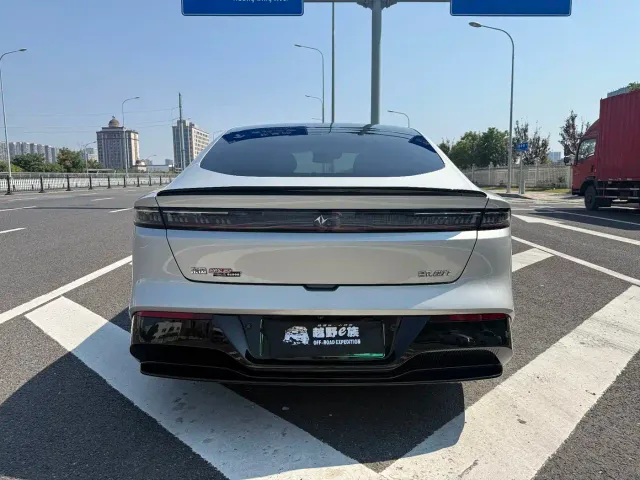 Dongfeng eπ 007 — Фото автомобиля 5