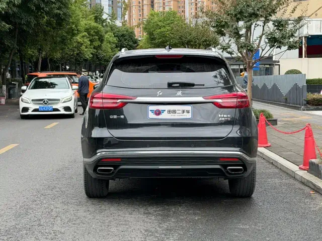 Hongqi HS5 — Фото автомобиля 5