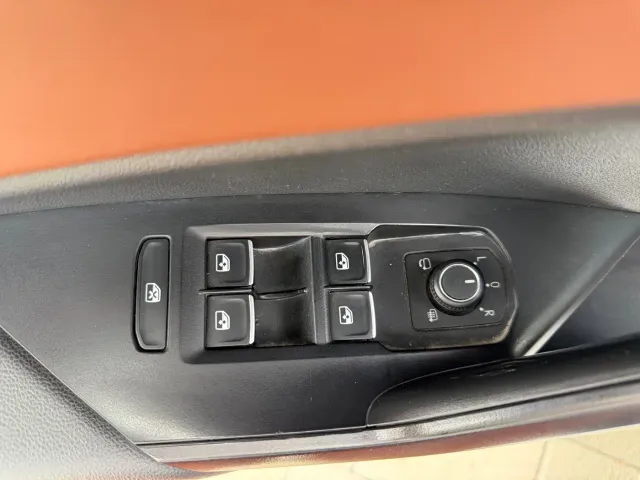 Volkswagen Sagitar — Фото автомобиля 6