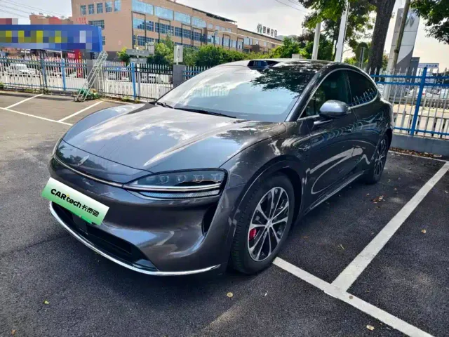 Фотография автомобиля — Luxeed R7