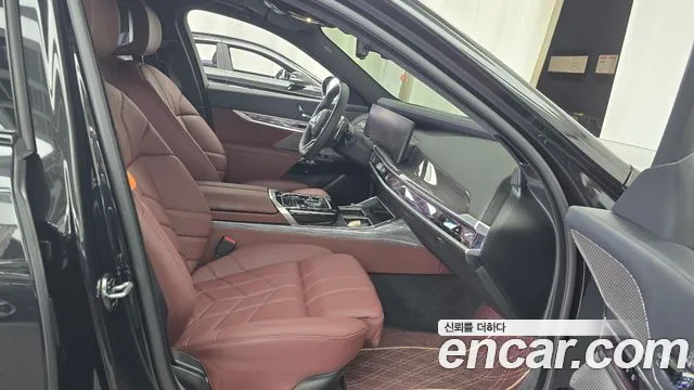 BMW 7 Series G70 — Фото автомобиля 16