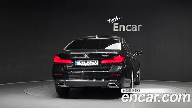 BMW 5 Series G30 — Фото автомобиля 4