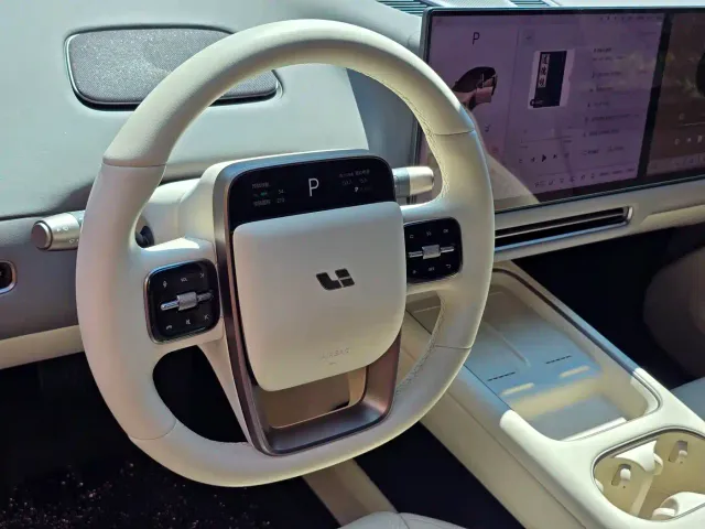 Li Auto i6 — Фото автомобиля 8