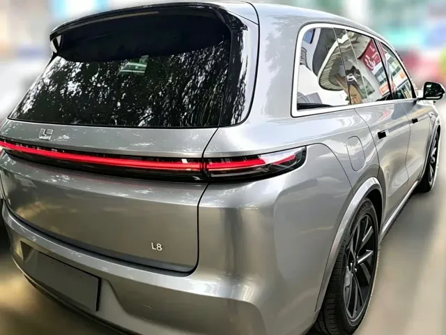 Li Auto L8 — Фото автомобиля 7