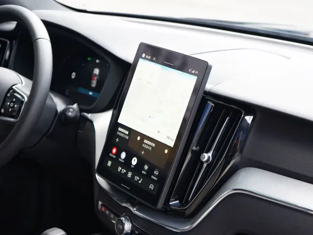 Volvo XC60 — Фото автомобиля 12