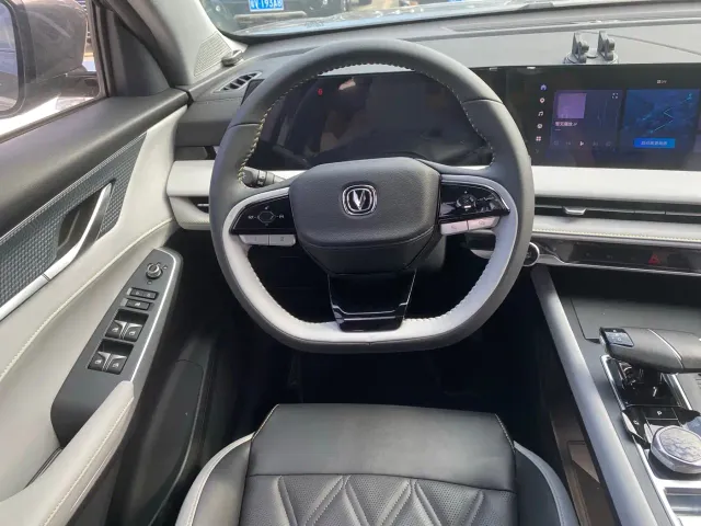 Changan CS75 Plus — Фото автомобиля 9