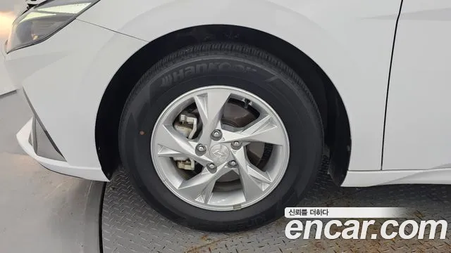 Hyundai Avante CN7 — Фото автомобиля 5