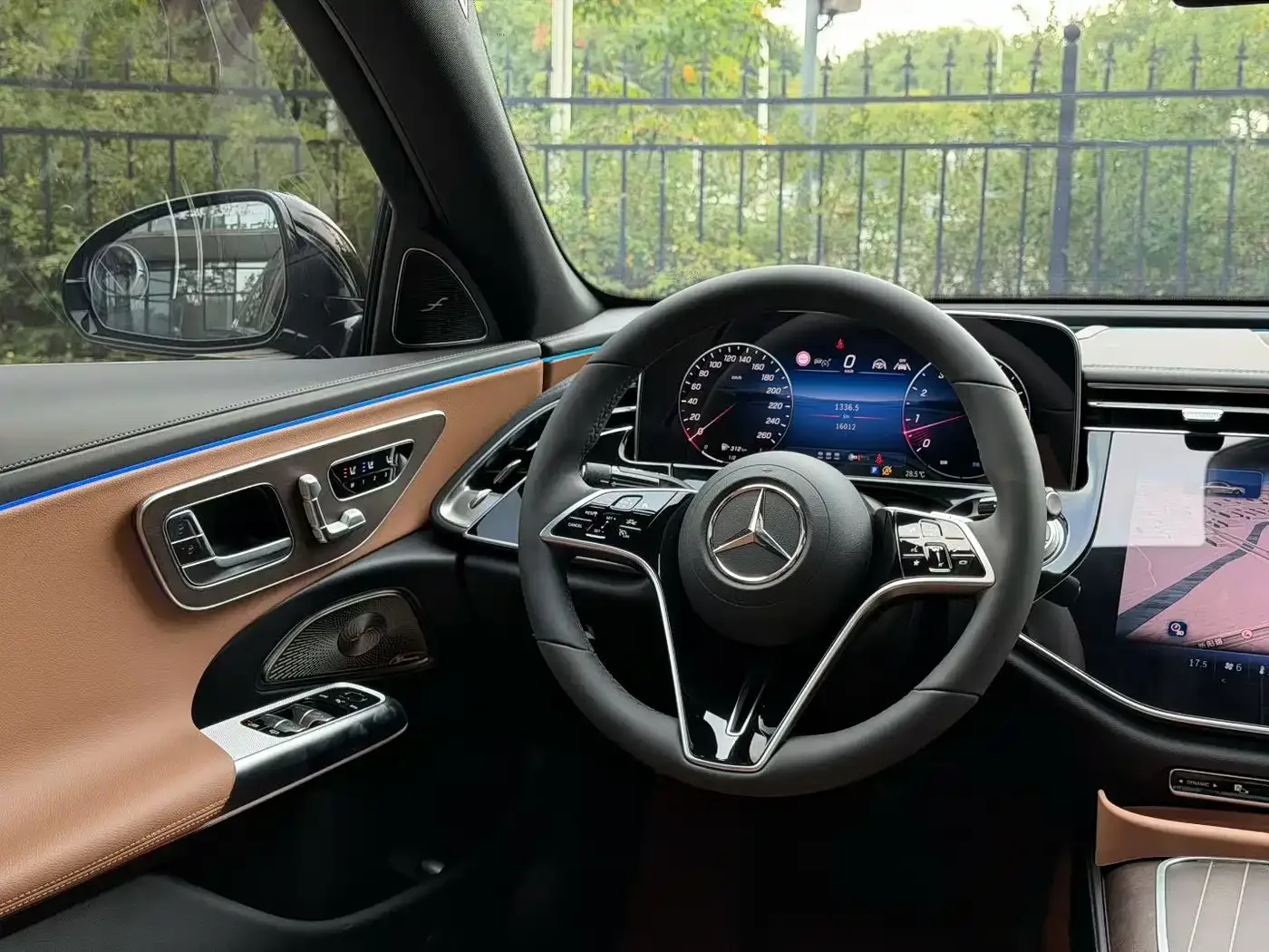 Mercedes-Benz Mercedes-Benz E-Class 2025 E 300 L Premium — Фото автомобиля 7