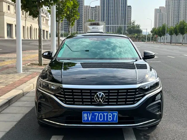 Volkswagen Passat — Фото автомобиля 2
