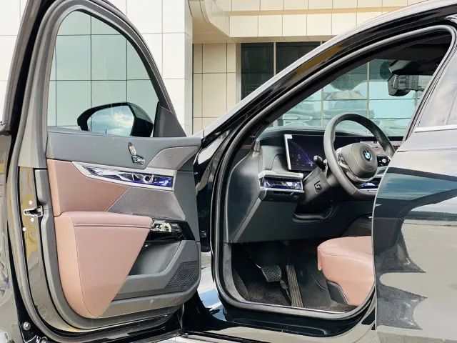 BMW 7 Series — Фото автомобиля 4