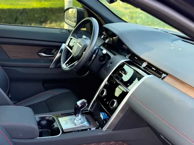 Land Rover Discovery Sport — Фото автомобиля 13