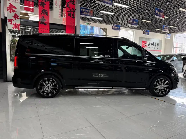 Mercedes-Benz V-Class — Фото автомобиля 16