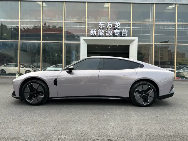 Xpeng P7 — Фото автомобиля 4