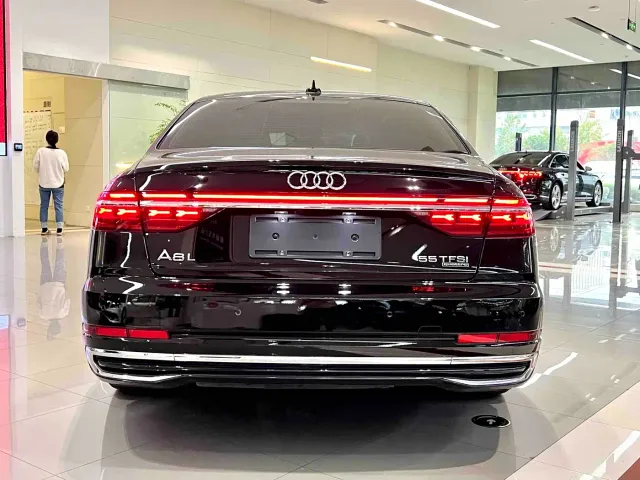 Audi A8 — Фото автомобиля 10