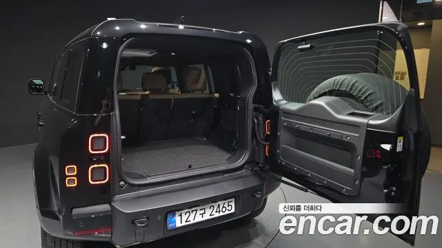 Land Rover Defender — Фото автомобиля 26