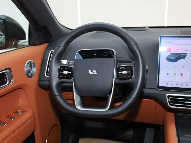 Li Auto L9 — Фото автомобиля 9