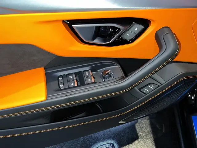 Lamborghini Urus — Фото автомобиля 20