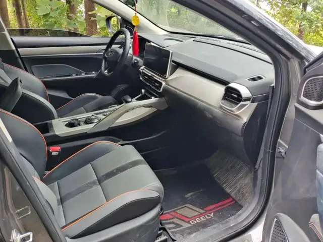Geely Binyue — Фото автомобиля 8