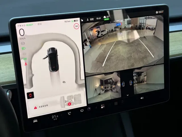 Tesla Model Y — Фото автомобиля 11
