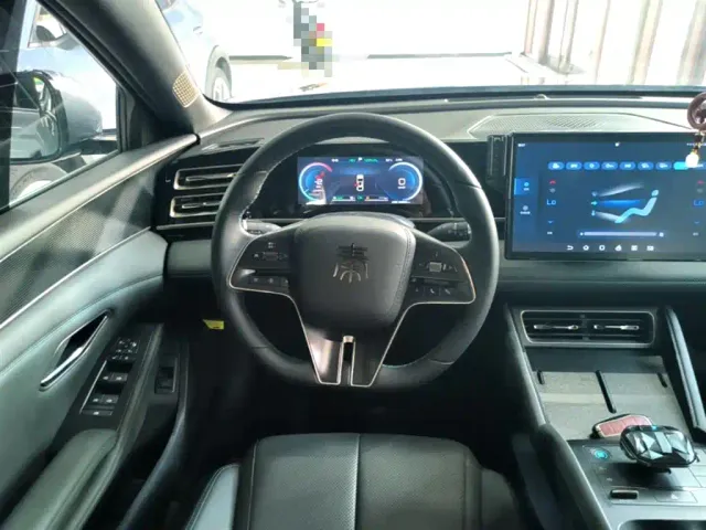 BYD Qin L — Фото автомобиля 10