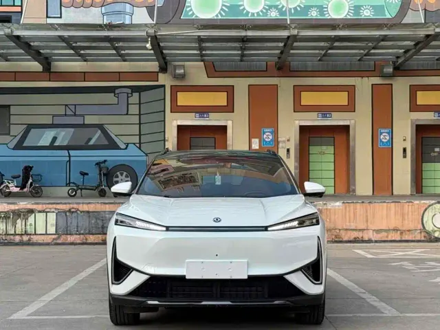 Dongfeng Fengshen L7 — Фото автомобиля 2