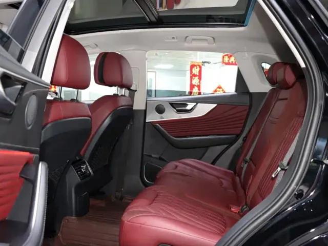 Hongqi HS5 — Фото автомобиля 11