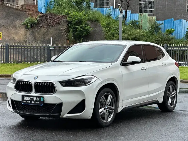 Фотография автомобиля — BMW X2