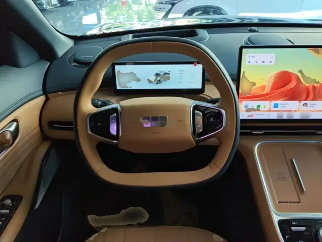 Geely Galaxy Starship 7 EM-i — Фото автомобиля 10