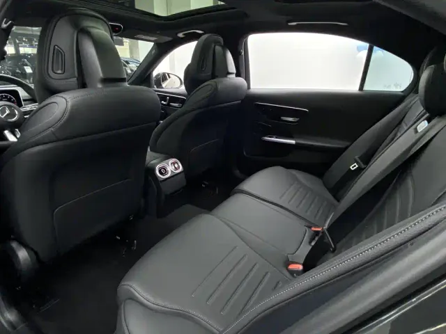 Mercedes-Benz C-Class — Фото автомобиля 27