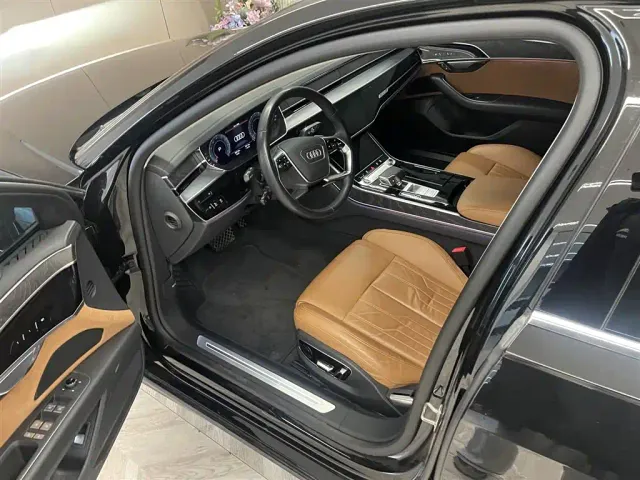 Audi A8 — Фото автомобиля 23