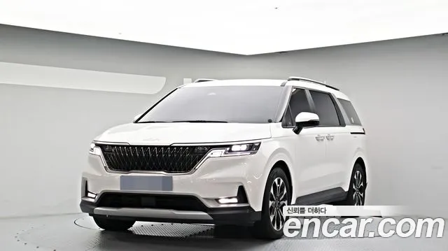 Фотография автомобиля — Kia Carnival 4th Gen