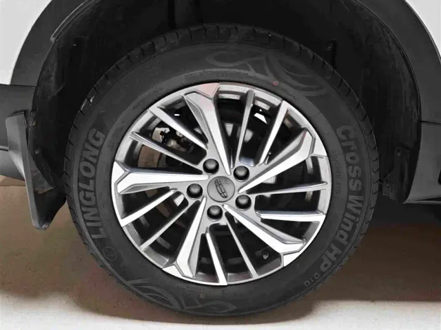 Geely Binyue — Фото автомобиля 10