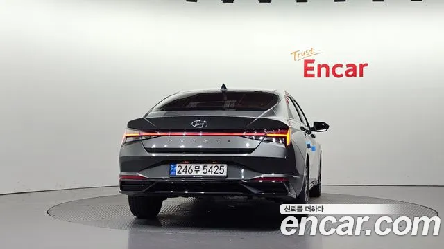 Hyundai Avante CN7 — Фото автомобиля 4