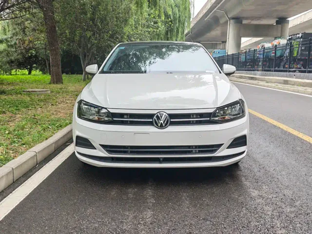 Volkswagen Polo — Фото автомобиля 2