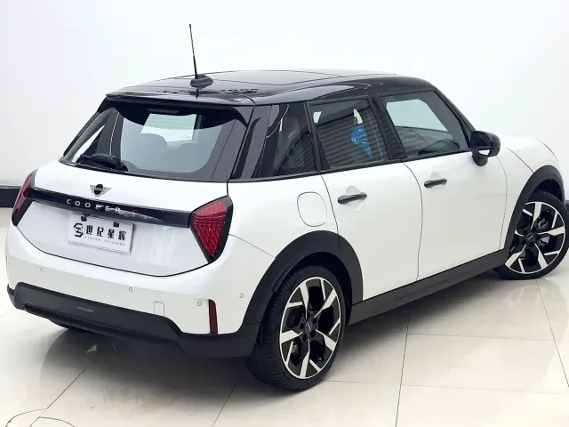 MINI Hatch — Фото автомобиля 9