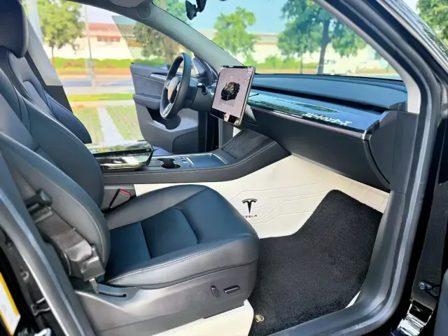 Tesla Model Y — Фото автомобиля 5