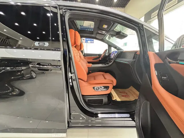 GAC Trumpchi Xiangwang M8 — Фото автомобиля 14