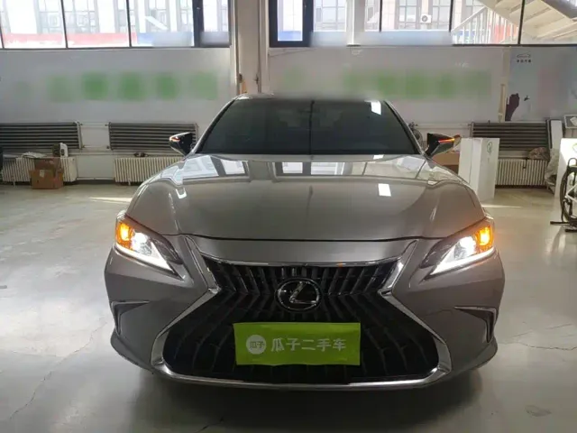 Lexus ES — Фото автомобиля 2