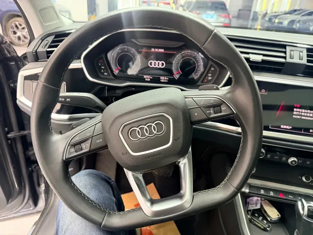 Audi Q3 — Фото автомобиля 9