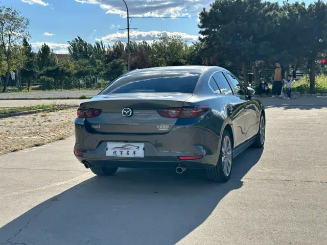 Mazda Axela — Фото автомобиля 6