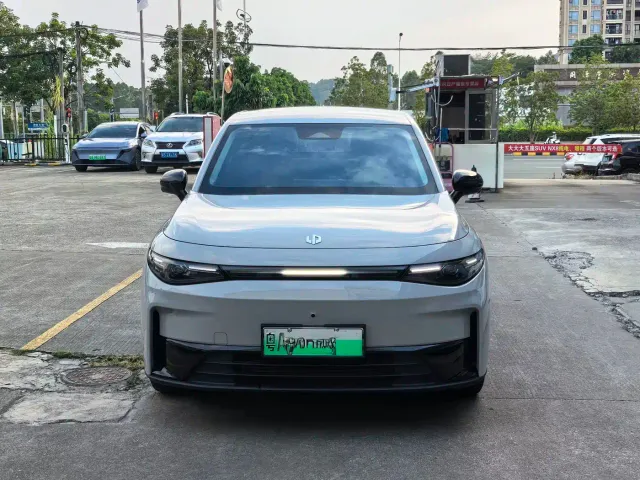 Leapmotor C10 — Фото автомобиля 2