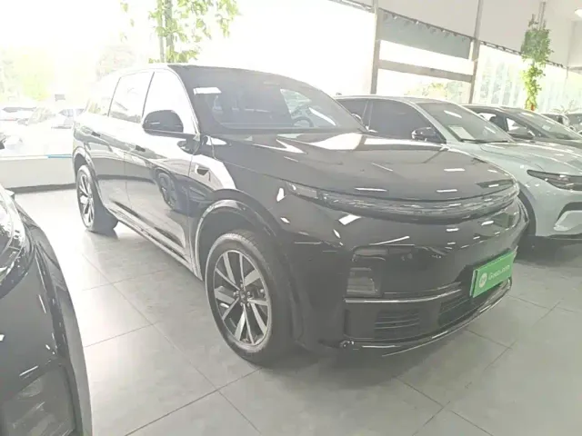 Li Auto L7 — Фото автомобиля 3