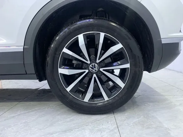Volkswagen T-Roc — Фото автомобиля 16