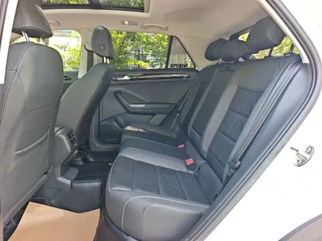 Volkswagen T-Roc — Фото автомобиля 12