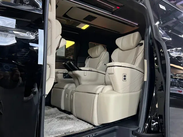 Toyota Alphard — Фото автомобиля 3